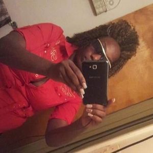 Meet your Posher, Lizzie